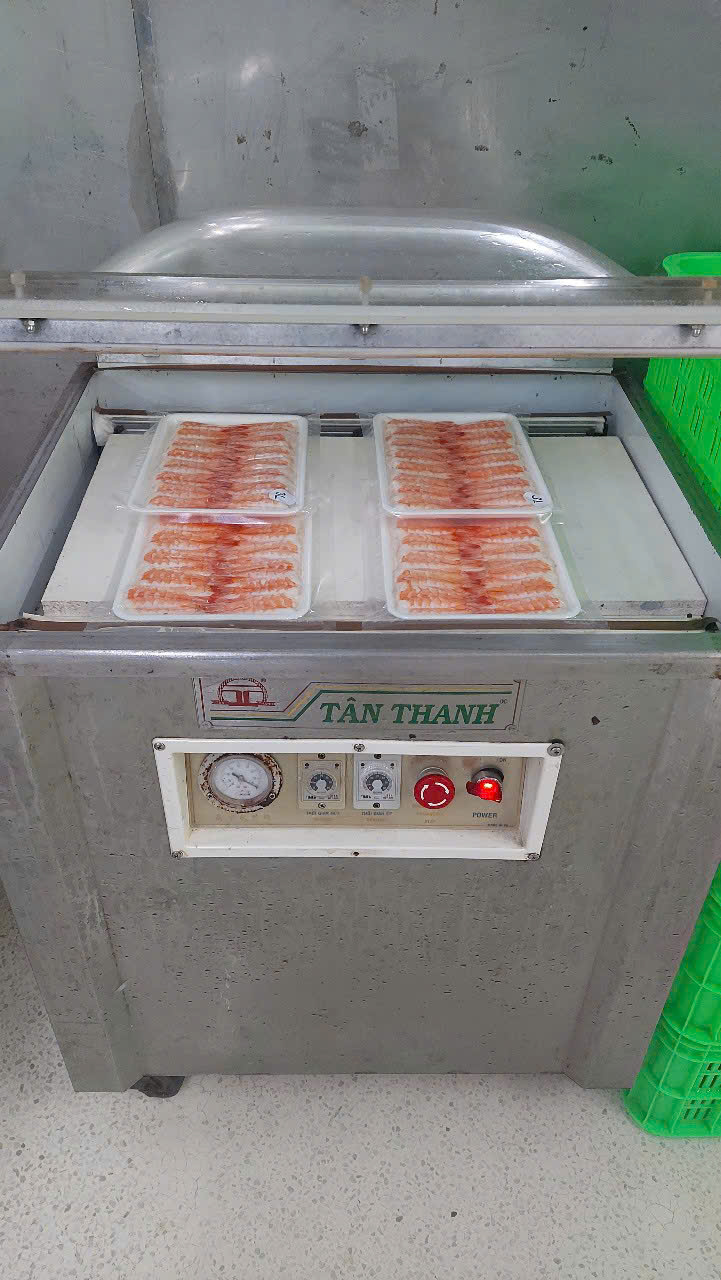 Vacuum packing sushi ebi trays